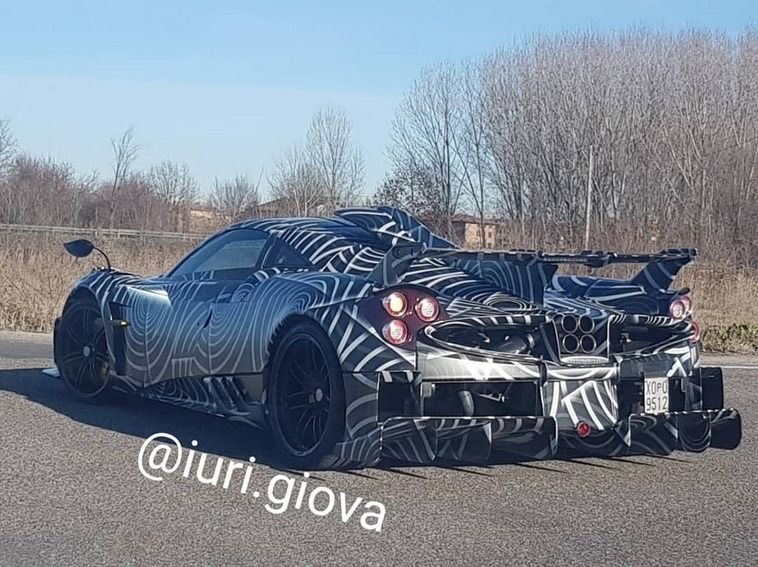 El nuevo Pagani Huayra R cazado durante sus pruebas de desarrollo