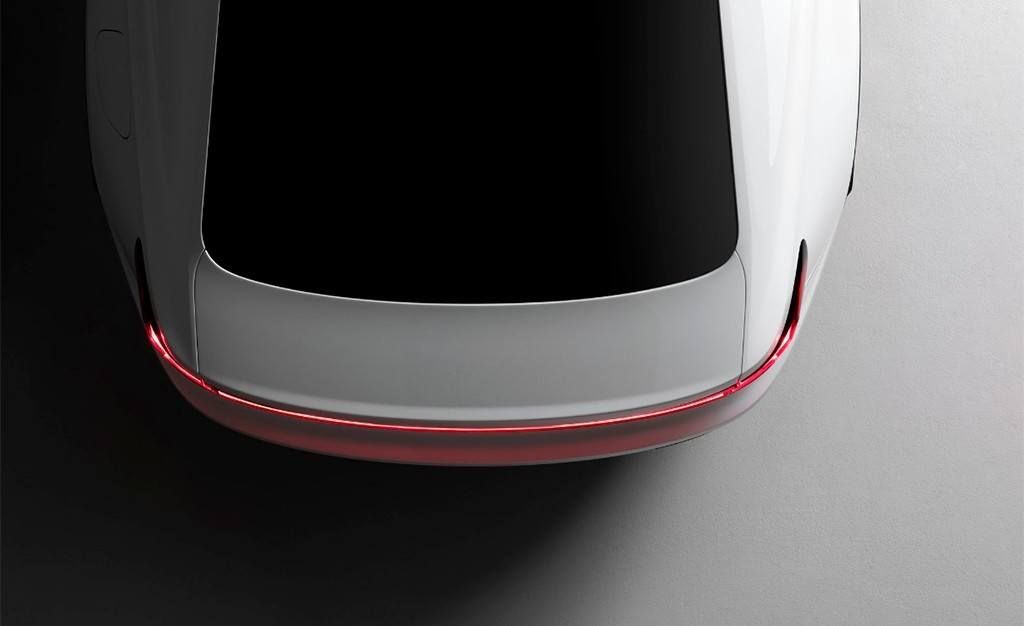 El nuevo Polestar 2 se insinúa en este primer teaser