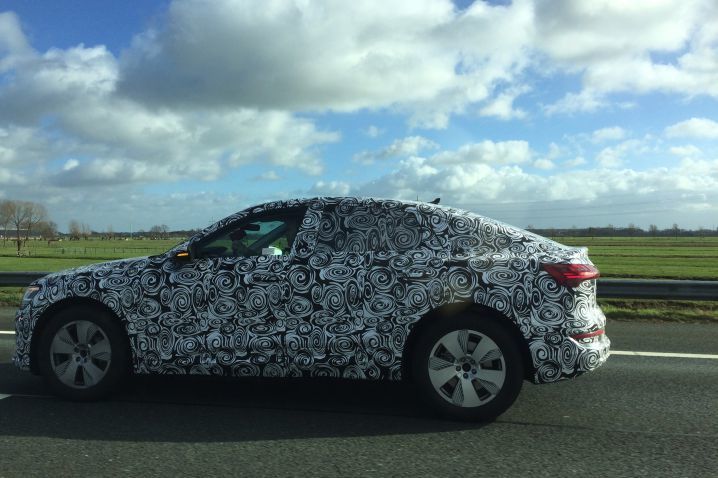 El nuevo Audi e-tron Sportback, cazado en unas fotos espía rodando en Países Bajos