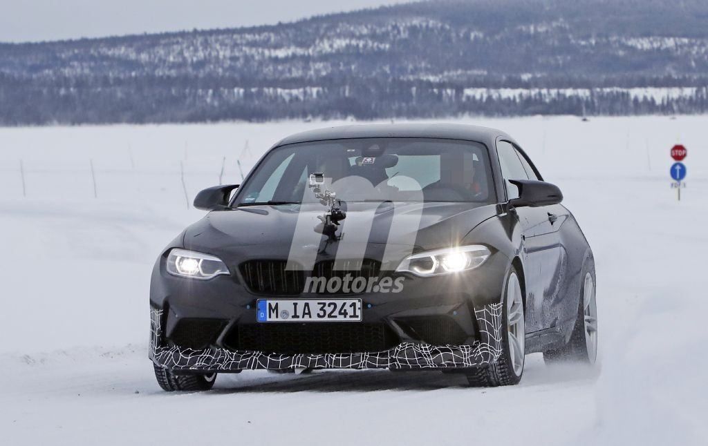 El nuevo BMW M2 CSL 2020 vuelve a dejarse ver, esta vez en las pruebas de invierno