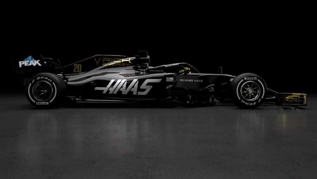 Haas: "El VF-19 tiene rasgos distintivos, no sólo el esquema de colores"