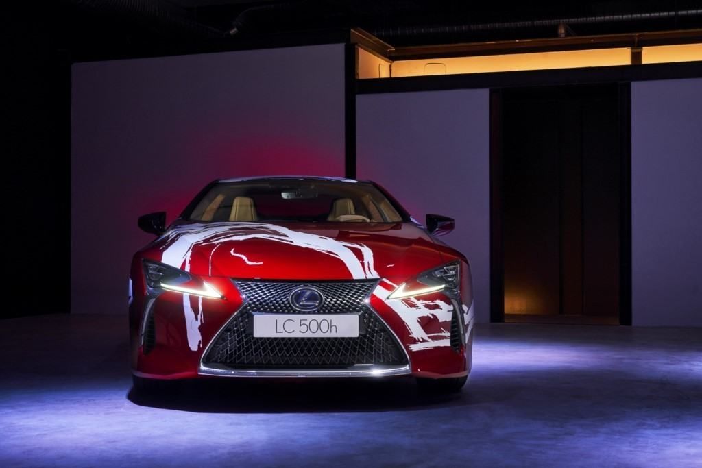 Lexus utiliza el nuevo LC 500h como un lienzo de pintura para el concurso Art Car