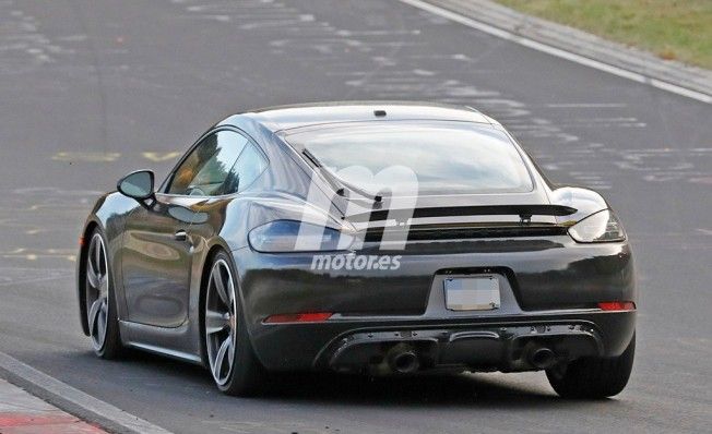 Porsche 718 Cayman GT4 Touring Package - foto espía posterior