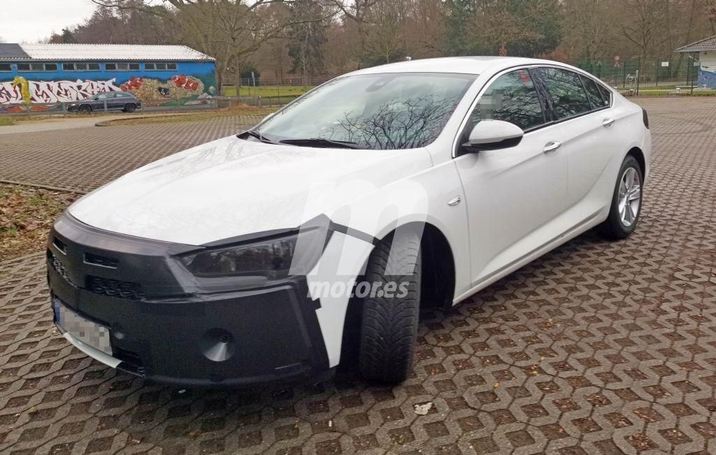 Cazado un prototipo del Opel Insignia 2019 con un camuflaje mínimo