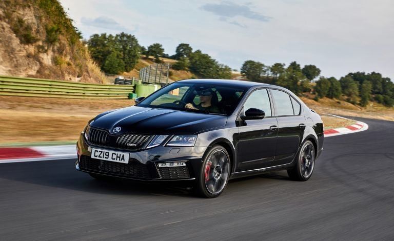 El Skoda Octavia vRS más siniestro y radical solo para Reino Unido