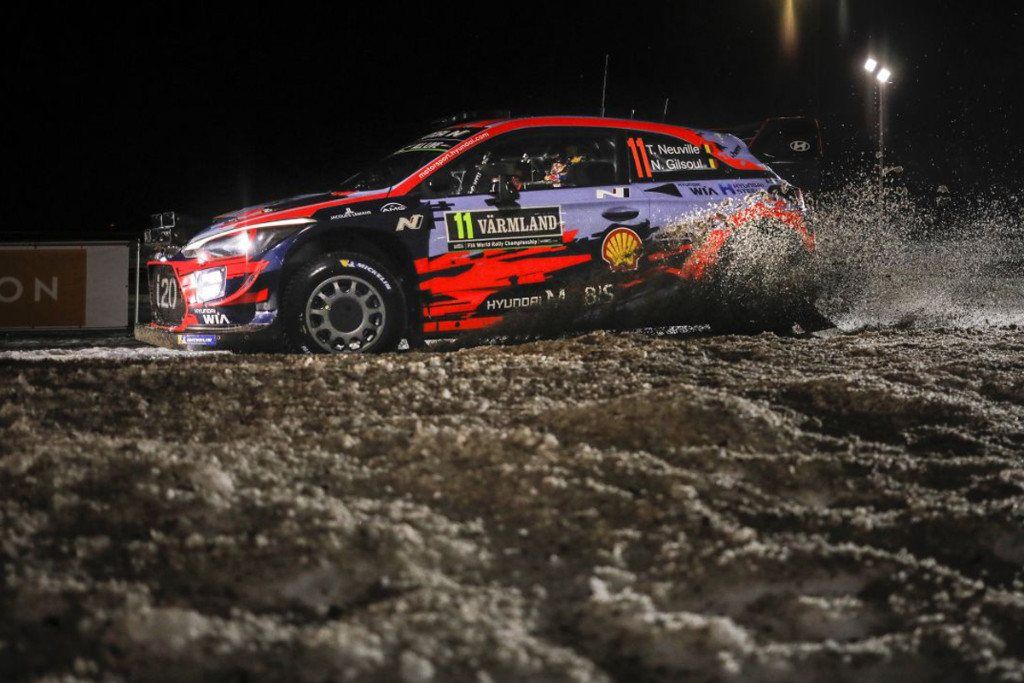 Neuville manda en Karlstad y es el primer líder en Suecia