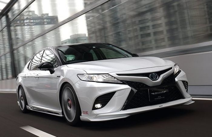 El Toyota Camry recibe un traje tuning muy agresivo en Japón