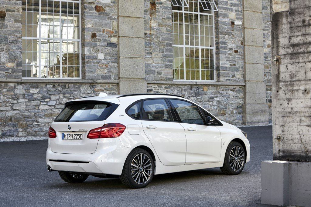 El BMW 225xe Active Tourer estrena una nueva batería que aumenta su autonomía