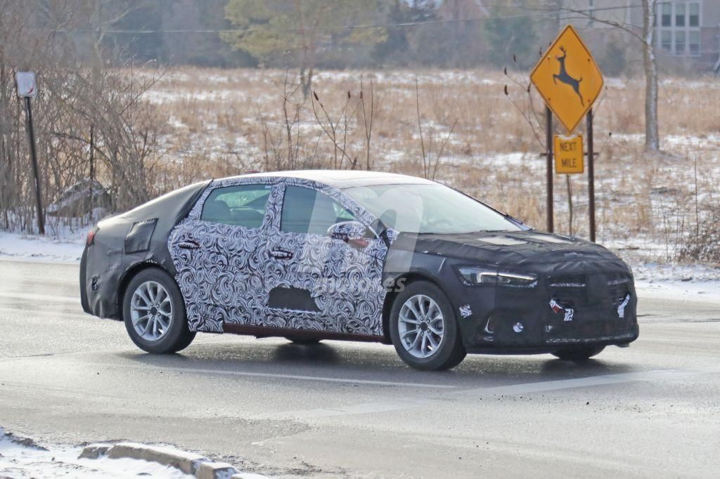 El nuevo Buick LaCrosse se deja ver durante sus tests antes de su debut