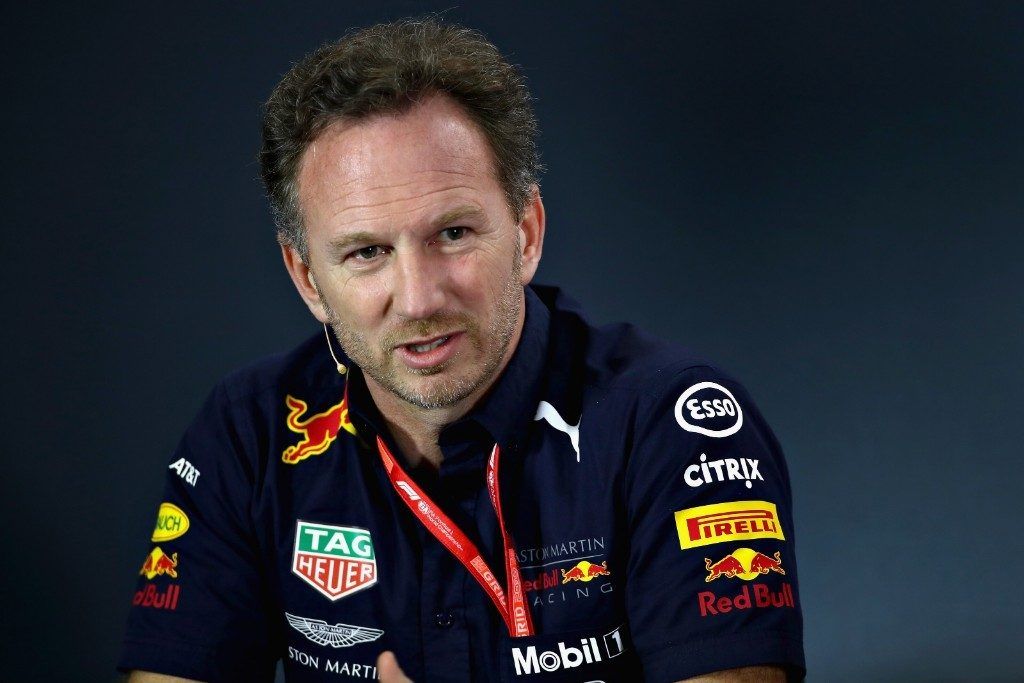 Horner: "El Mercedes impresiona a una vuelta, pero parece difícil de pilotar"