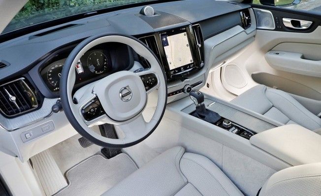 Volvo XC60 - interior