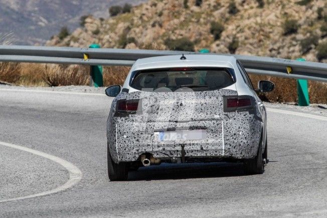 Renault Mégane 2020 - foto espía posterior