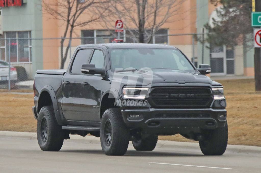 El nuevo RAM Rebel TRX Hellcat de 717 CV cazado en la sede de SRT