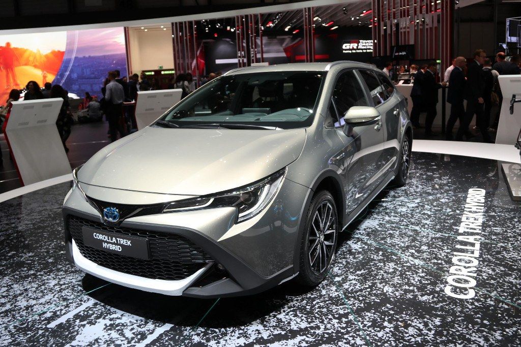 Así luce el nuevo Toyota Corolla Trek Hybrid en su stand en Ginebra