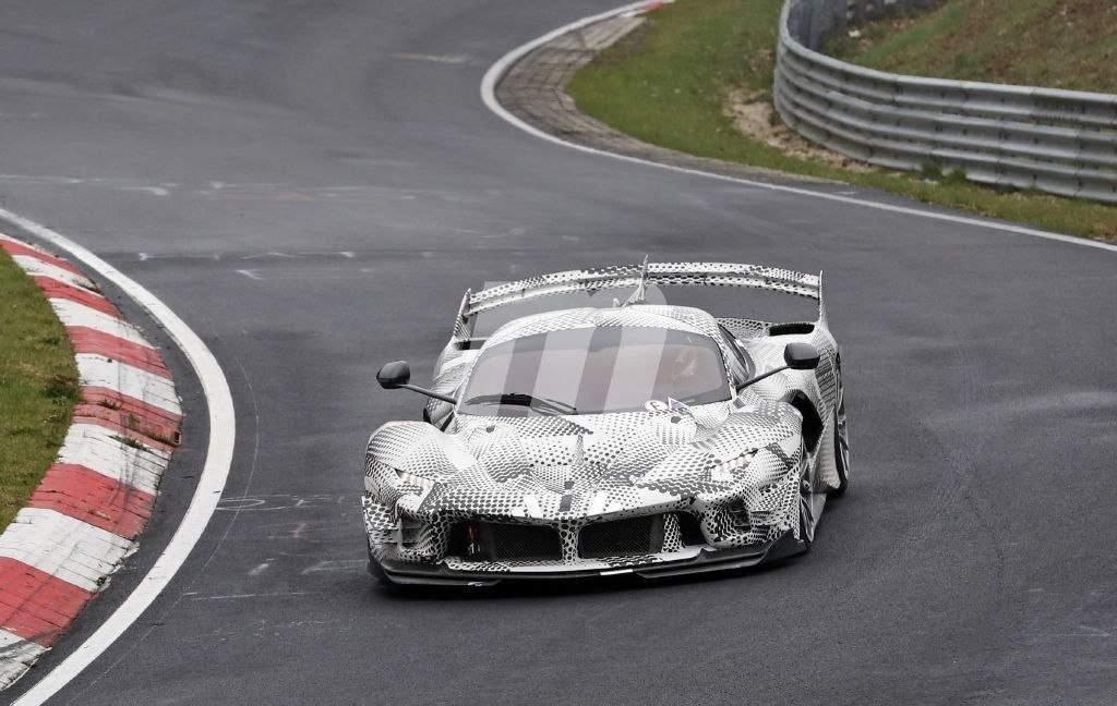 Nueva y extraña mula del Ferrari FXX K Evo avistada en el circuito de Nürburgring