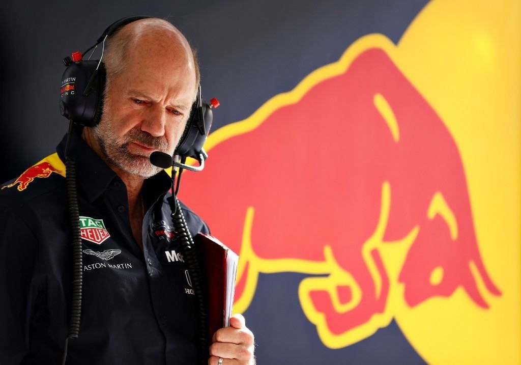 Newey: "Seré brutalmente honesto: el RB15 no es tan bueno como nos gustaría"