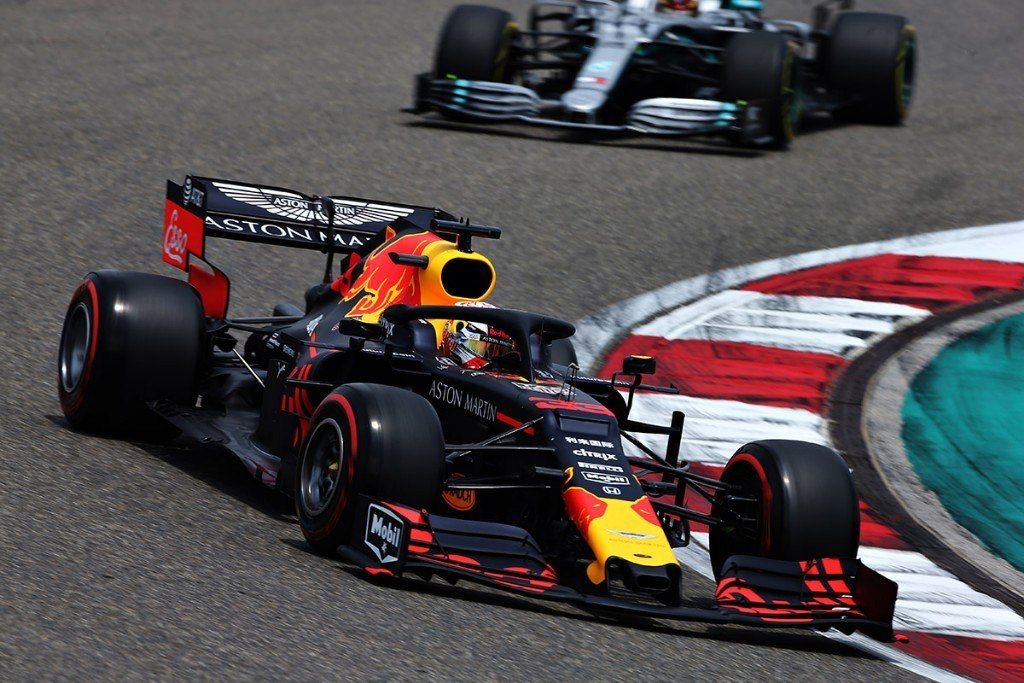 Verstappen estalla contra Vettel, quien asegura que no tenía otra opción