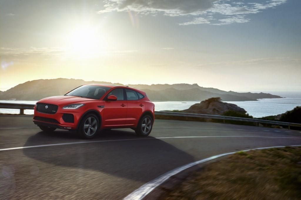 La edición especial Chequered Flag Edition también llega al Jaguar E-PACE