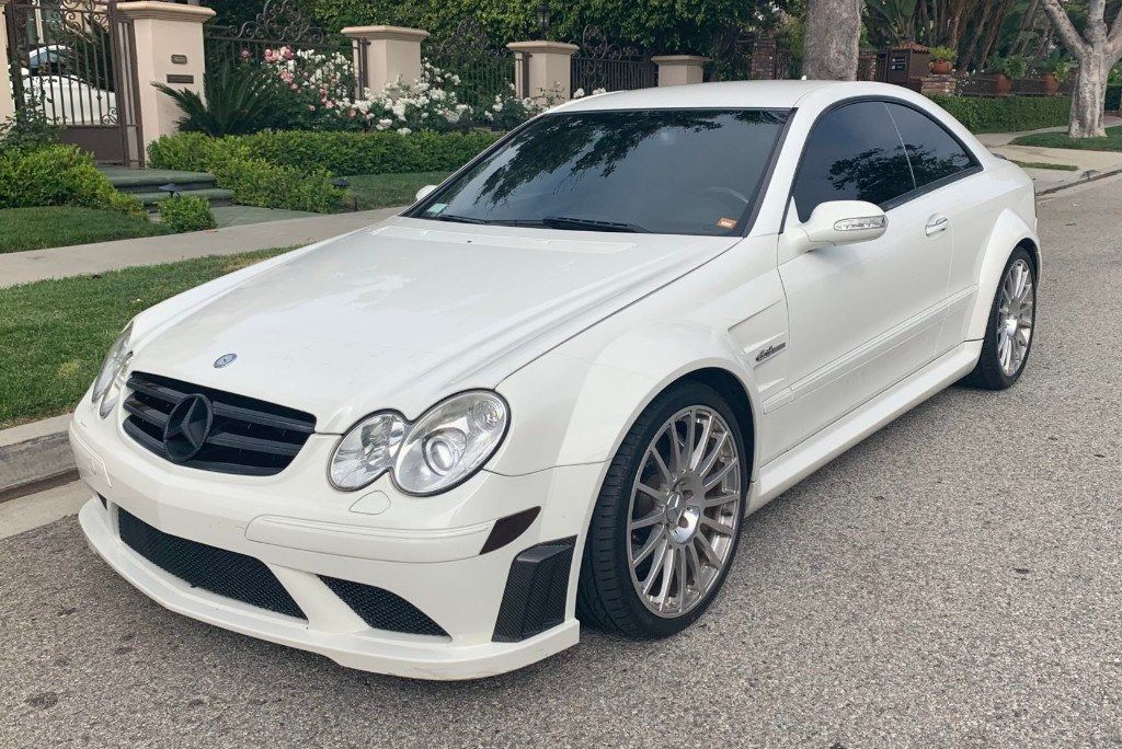 En venta raro ejemplar de color blanco del Mercedes-AMG CLK 63 Black Series