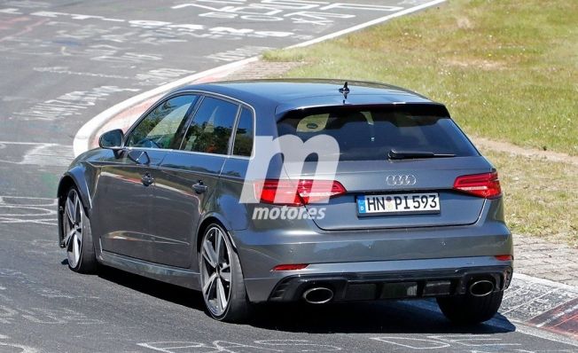 Audi RS 3 Sportback 2021 - foto espía posterior