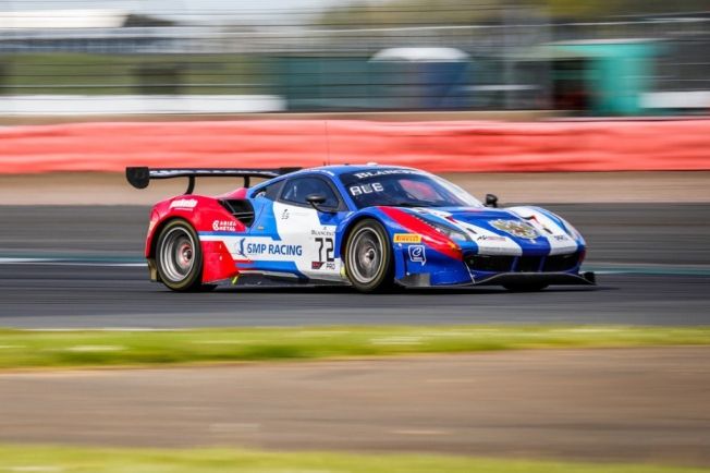 El Ferrari #72 de Molina gana en Silvertone, Riberas sube al podio