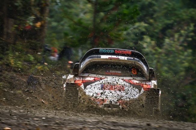 Fuerte accidente de Thierry Neuville en Chile, Tänak sigue líder