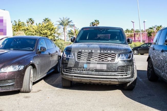 Range Rover 2021 - foto espía frontal