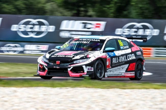 Girolami lidera el doblete con sabor argentino de Honda en Slovakia Ring