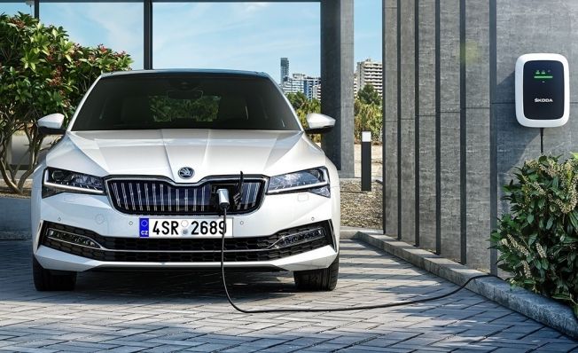 Skoda Superb iV - frontal