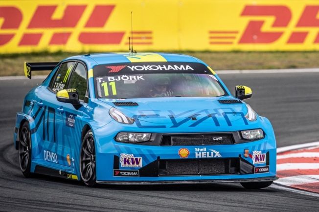 Tassi y Björk se reparten los libres del WTCR en Zandvoort