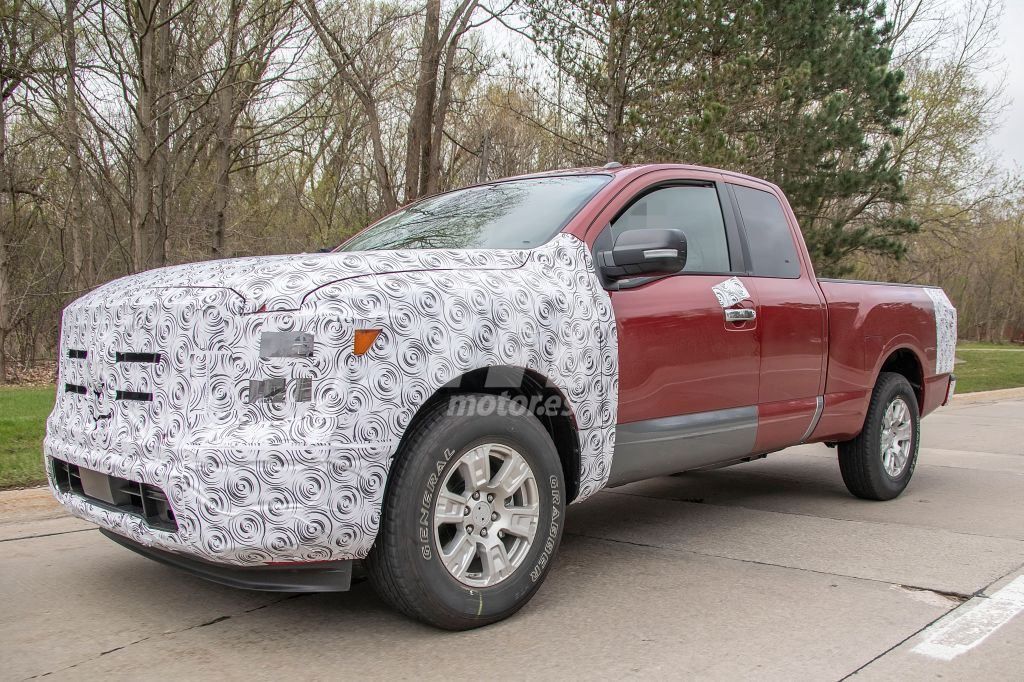 El próximo facelift del Nissan Titan nos muestra su interior