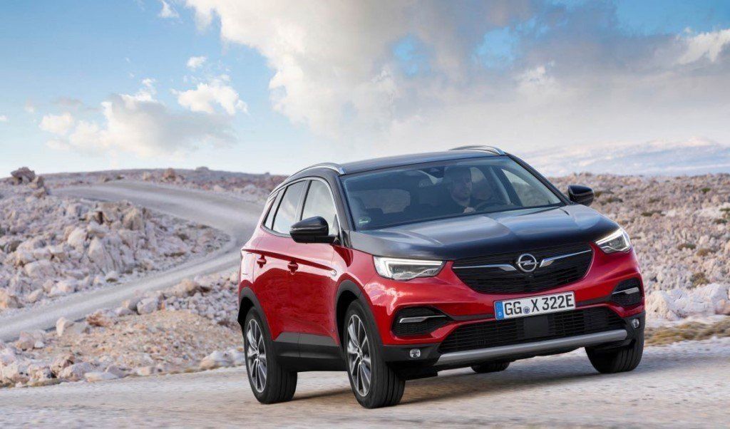 Opel Grandland X Hybrid4, llega la versión híbrida enchufable al SUV de la marca del rayo 