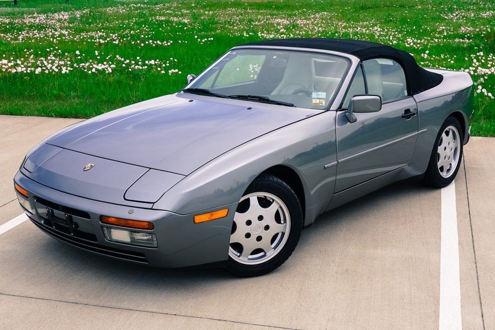 Este Porsche 944 S2 Cabriolet ha estado oculto 24 años en un garaje