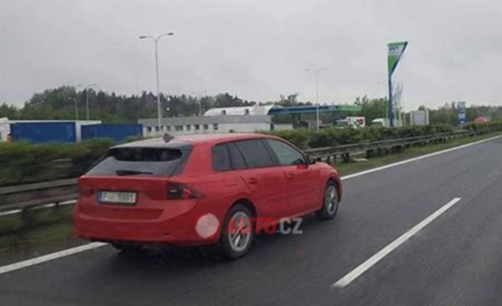 El nuevo Skoda Octavia pierde gran parte de su camuflaje