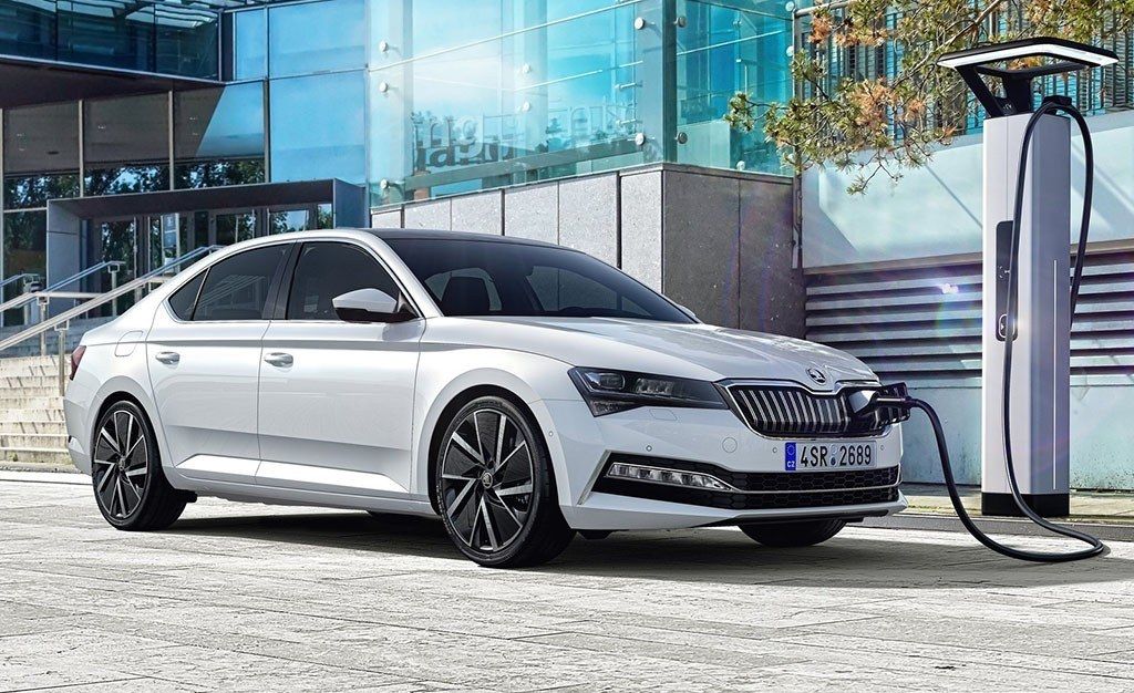 Skoda Superb iV, una nueva berlina híbrida enchufable