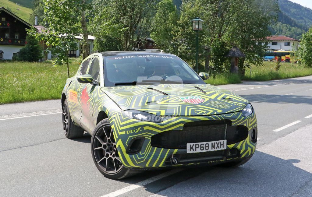 El Aston Martin DBX nos revela su interior provisional