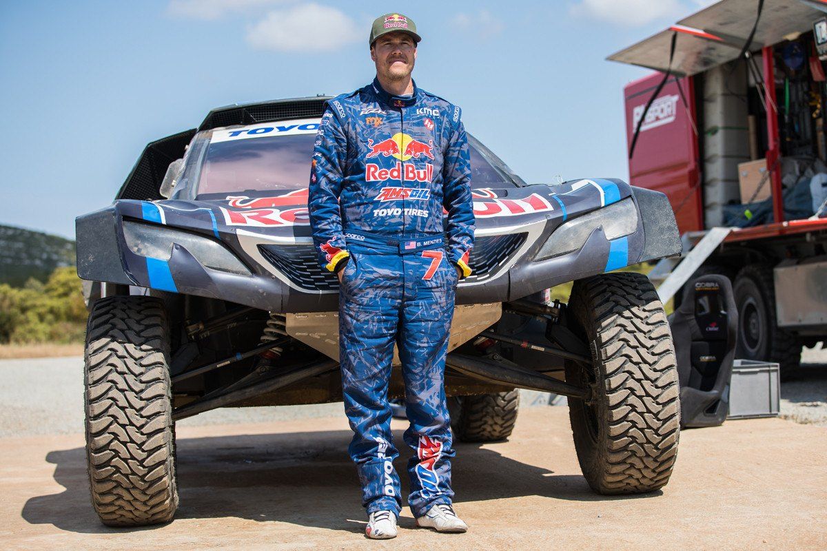 Bryce Menzies se hace con uno de los Peugeot 3008 DKR