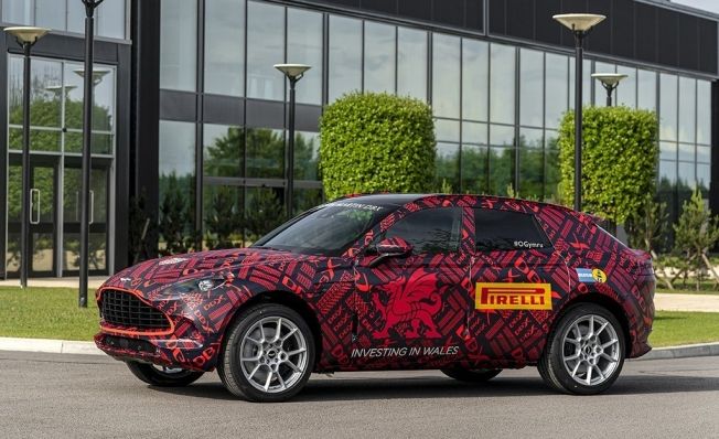 Aston Martin DBX