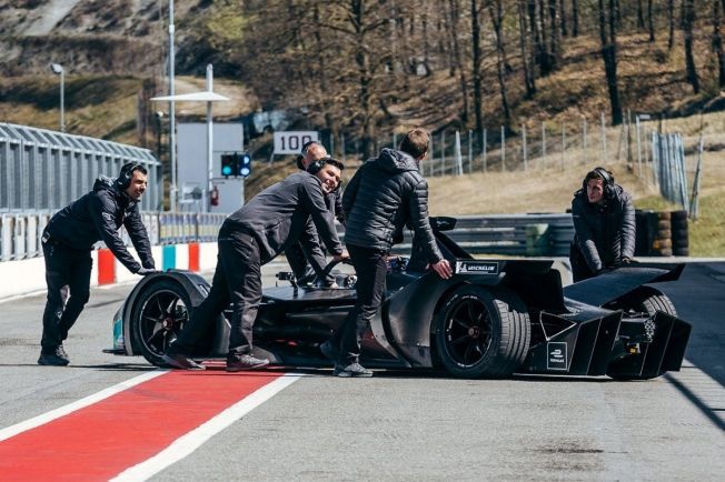 Mercedes continuará con los test de su 'Gen 2' en Varano