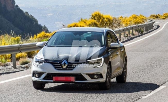 Renault Mégane e-Tech - foto espía frontal