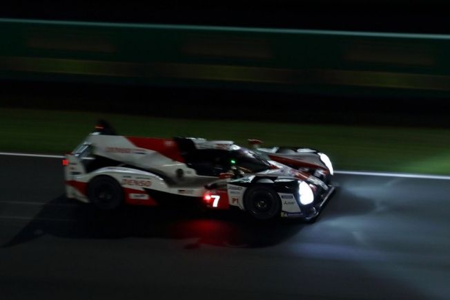 Sobresalto inicial para Toyota en las 24 Horas de Le Mans