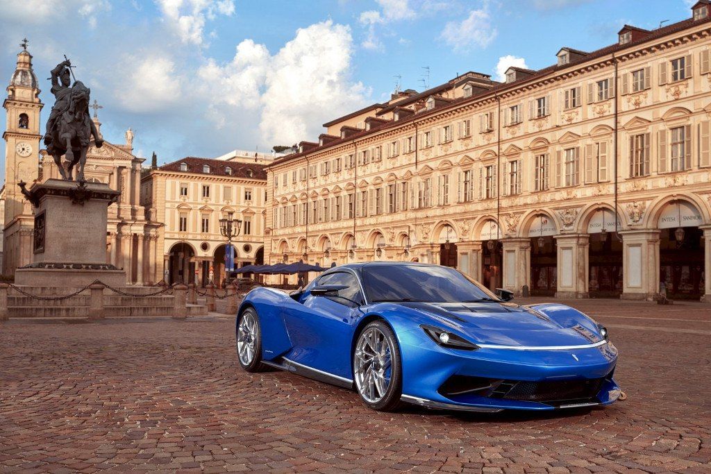 El Pininfarina Battista se presenta ligeramente rediseñado en el Salón de Turín