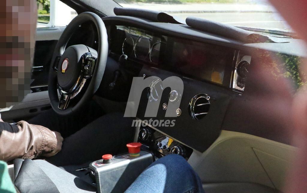 Nuevas fotos espía descubren el interior del nuevo Rolls-Royce Ghost 2021