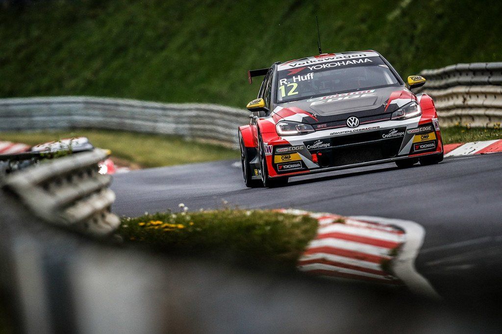 Volkswagen domina los libres del WTCR en Nordschleife