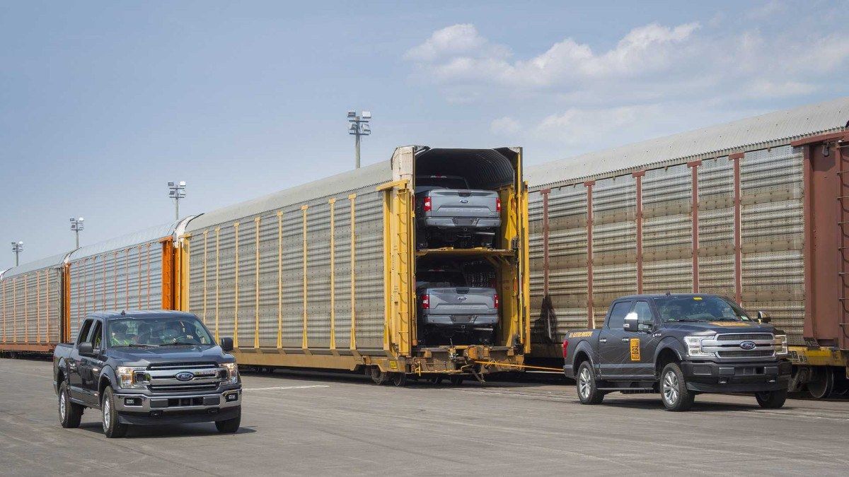 Ford presenta el F-150 eléctrico con una insólita prueba de arrastre [vídeo]