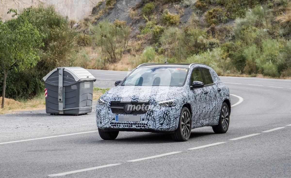 La nueva generación del Mercedes GLA ofrecerá una mecánica híbrida enchufable