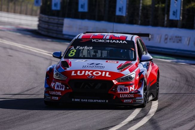 Norbert Michelisz gana en Vila Real y aprieta el WTCR