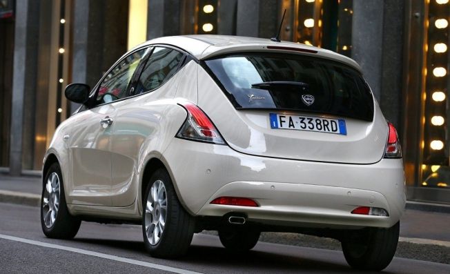 Lancia Ypsilon - posterior