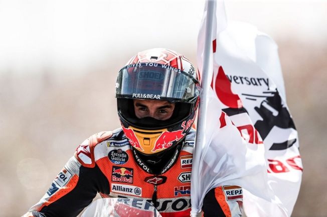 Mar en calma para Márquez en la marejada de sus rivales