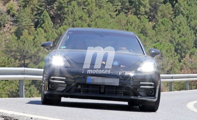 Porsche Panamera Sport Turismo 2020 - foto espía frontal